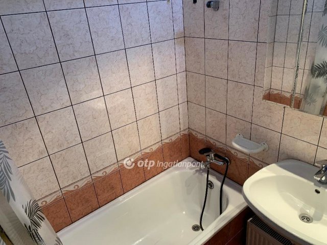 Eladó téglalakás, Budapesten, X. kerületben 64.9 M Ft, 3 szobás