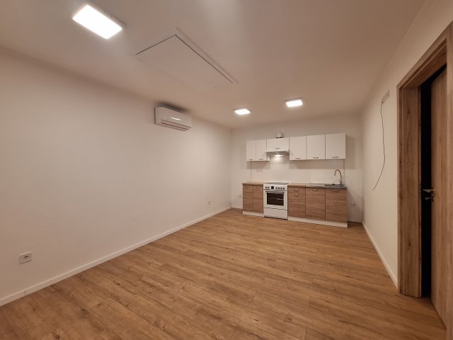 Kiadó családi ház, albérlet, Szentendrén 180 E Ft / hó