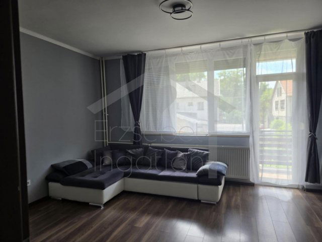 Eladó téglalakás, Esztergomban 65 M Ft, 3 szobás