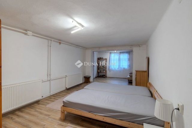 Eladó családi ház, Cserépfaluban 58 M Ft, 6 szobás