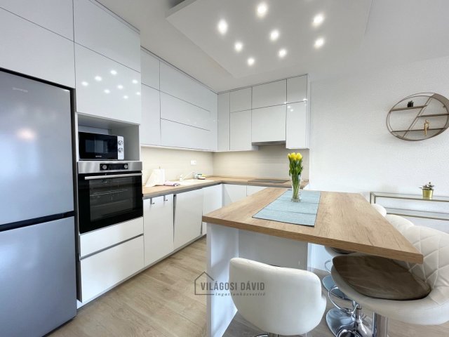 Kiadó téglalakás, albérlet, Debrecenben 350 E Ft / hó, 3 szobás