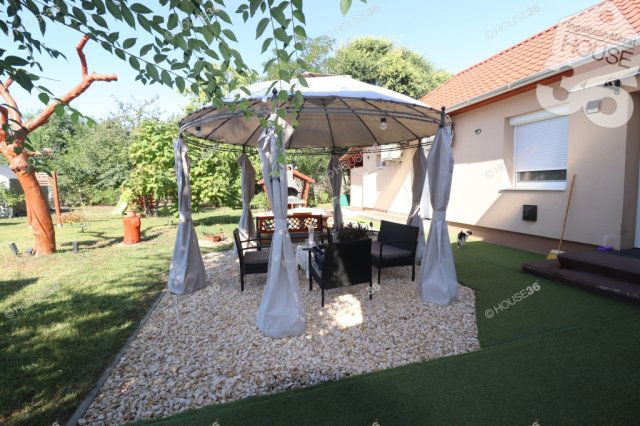 Eladó családi ház, Cserkeszőlőn 79.5 M Ft, 5 szobás