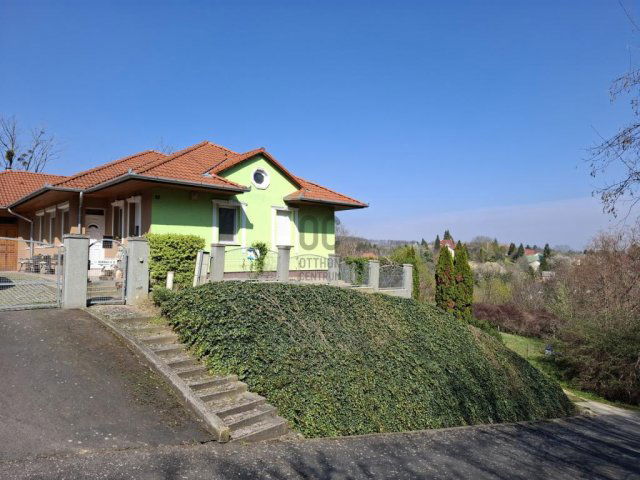 Eladó családi ház, Zalakaroson 74.49 M Ft, 4 szobás