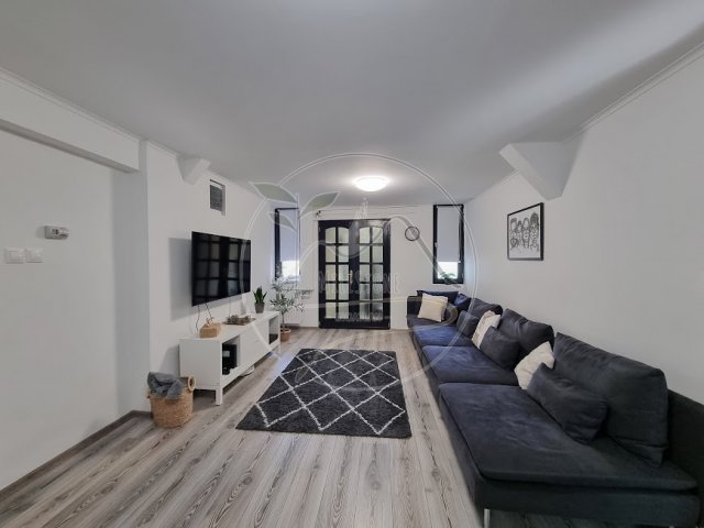 Eladó téglalakás, Gyulán 65 M Ft, 5 szobás