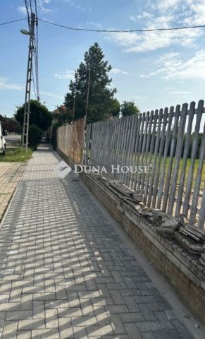 Eladó családi ház, Vecsésen 50 M Ft, 1 szobás