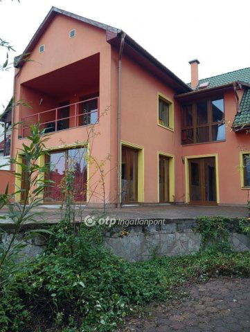 Eladó téglalakás, Egerben 65 M Ft, 3 szobás