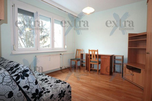 Eladó panellakás, Szegeden 53.9 M Ft, 2 szobás