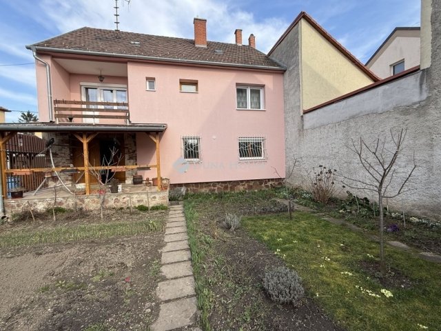 Eladó családi ház, Szombathelyen 79.9 M Ft, 3 szobás