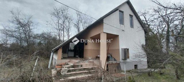 Eladó családi ház, Tápiószentmártonon 13.5 M Ft, 4 szobás