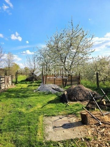Eladó családi ház, Pécsett 47.9 M Ft, 3 szobás