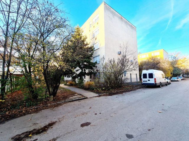 Eladó téglalakás, Békéscsabán, Kazinczy utcában 19.99 M Ft