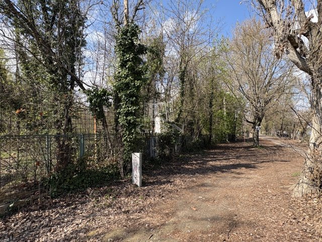 Eladó telek, Budapesten, III. kerületben 412000 M Ft