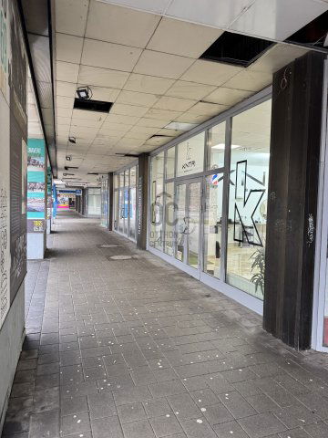 Eladó üzlethelyiség, Szolnokon 159.965 M Ft