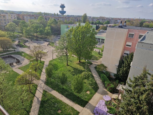 Eladó panellakás, Győrött 44.8 M Ft, 3 szobás