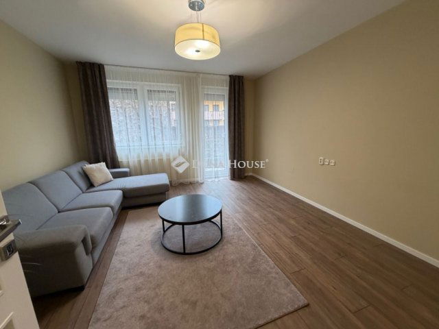 Kiadó téglalakás, albérlet, Kecskeméten, Csokonai utcában