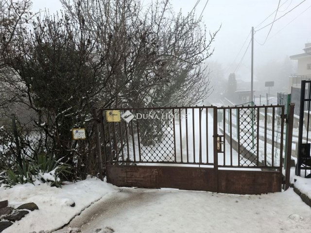 Eladó telek, Budapesten, III. kerületben 270 M Ft