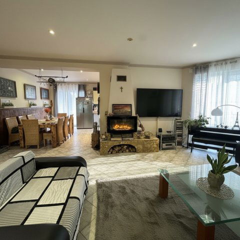 Eladó családi ház, Sárszentmihályon 155 M Ft, 6 szobás