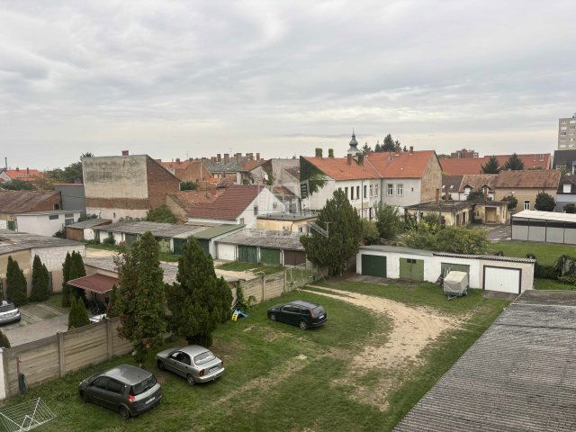 Eladó téglalakás, Szombathelyen 68 M Ft, 3 szobás