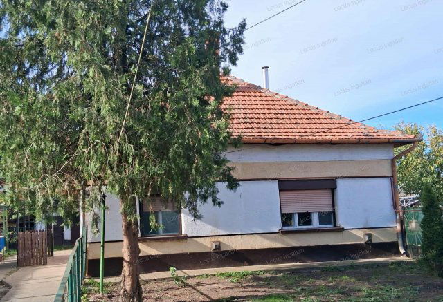 Eladó családi ház, Törökszentmiklóson 12.5 M Ft, 2 szobás