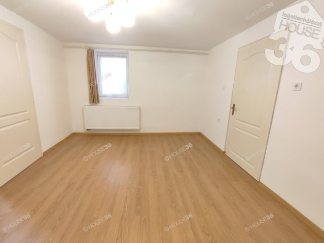 Eladó családi ház, Kecskeméten 65 M Ft, 5 szobás