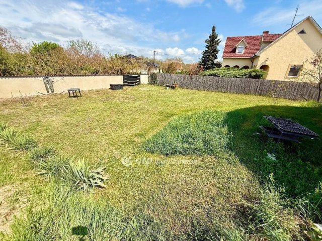 Eladó családi ház, Kecskeméten 75.5 M Ft, 3+1 szobás