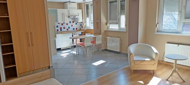 Kiadó téglalakás, albérlet, XI. kerületben, Baranyai utcában