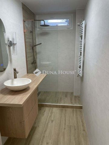 Eladó panellakás, Pécsett 59.5 M Ft, 2 szobás