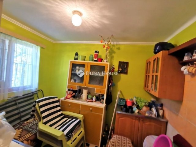 Eladó családi ház, Táton 45 M Ft, 3 szobás