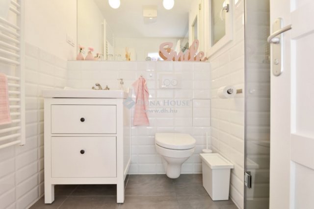 Eladó téglalakás, Budapesten, VII. kerületben 88.55 M Ft