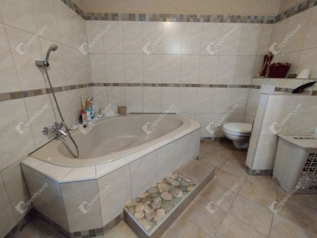 Eladó családi ház, Abdaon 118 M Ft, 5 szobás