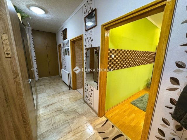 Eladó családi ház, Csolnokon 75 M Ft, 4 szobás