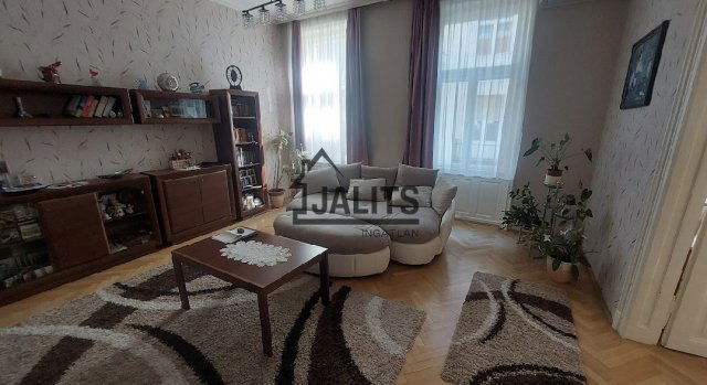 Kiadó téglalakás, albérlet, VI. kerületben, Szív utcában