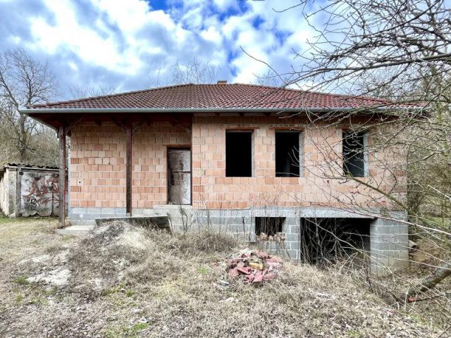 Eladó családi ház, Valkón 35 M Ft, 3 szobás