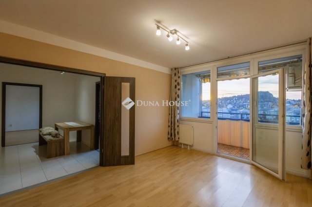 Eladó panellakás, Budaörsön 95.9 M Ft, 3 szobás