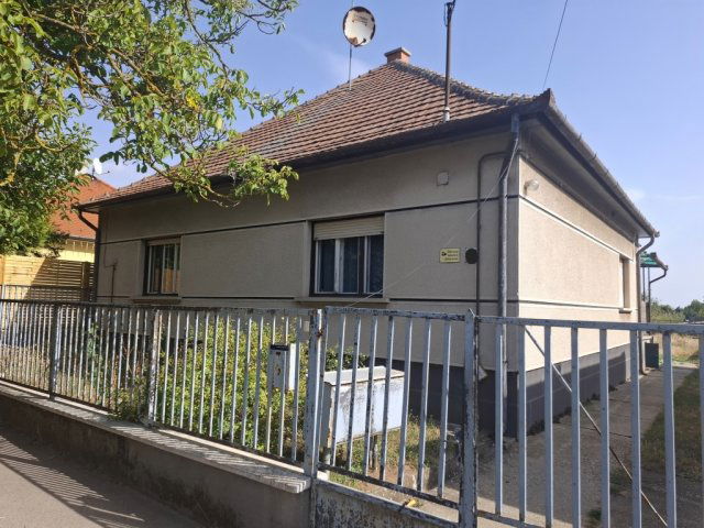 Eladó családi ház, Ecseren 79.9 M Ft, 3 szobás