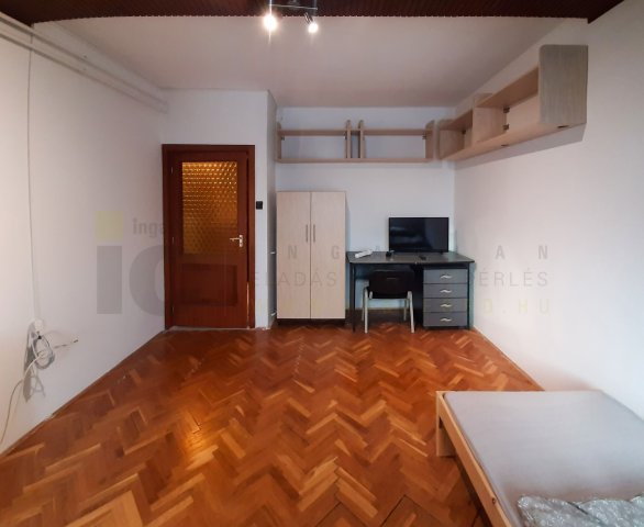 Kiadó téglalakás, albérlet, Szegeden, Szent Ferenc utcában