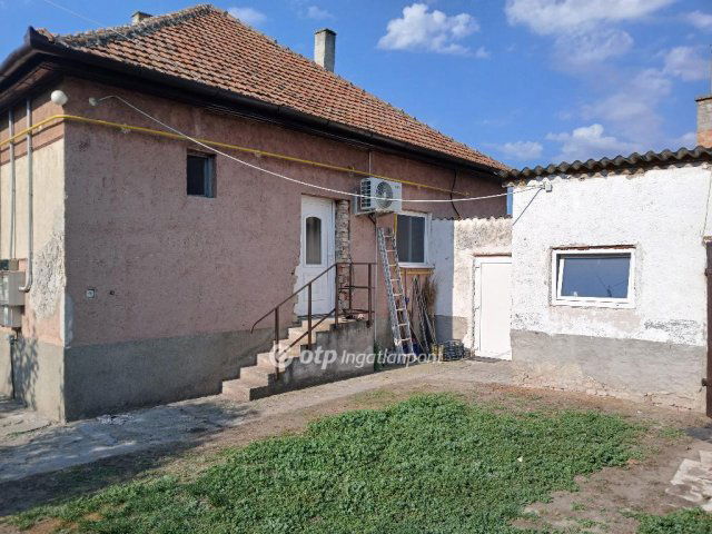 Eladó családi ház, Hatvanban 63.9 M Ft, 3+1 szobás