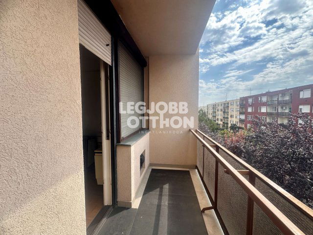 Eladó téglalakás, Cegléden 39.9 M Ft, 2 szobás