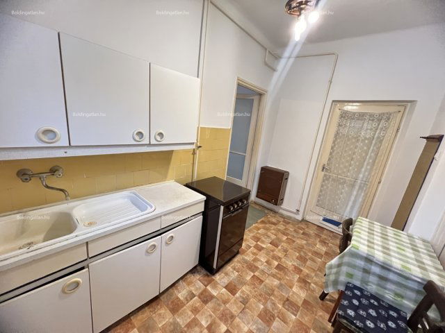 Kiadó téglalakás, albérlet, Kaposváron, Hegyi utcában