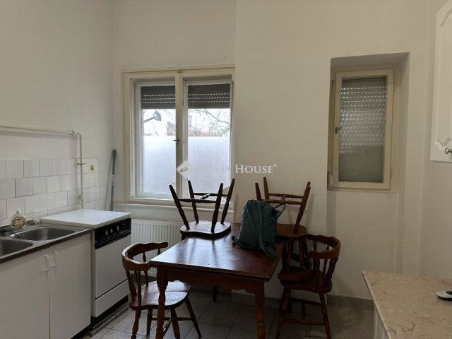 Eladó téglalakás, Szegeden 42.5 M Ft, 2 szobás