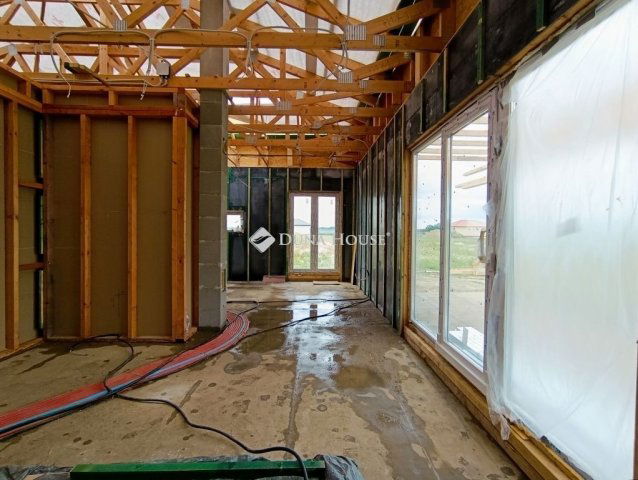 Eladó családi ház, Deszken 124.9 M Ft, 4 szobás