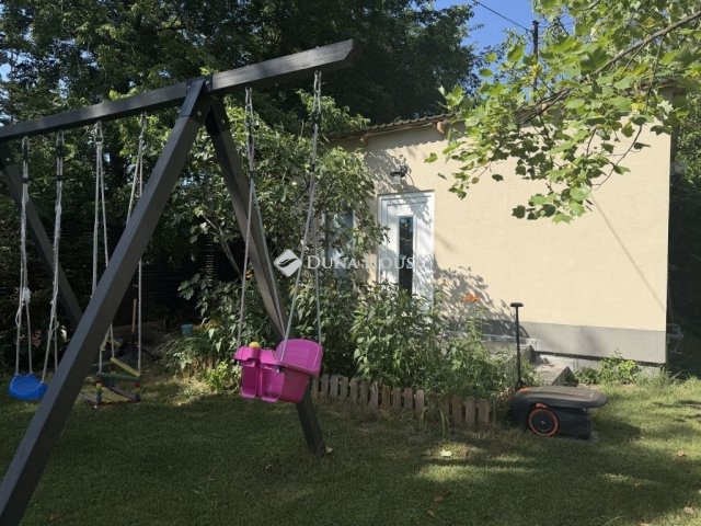 Eladó családi ház, Szigetmonostorban 136 M Ft, 4 szobás
