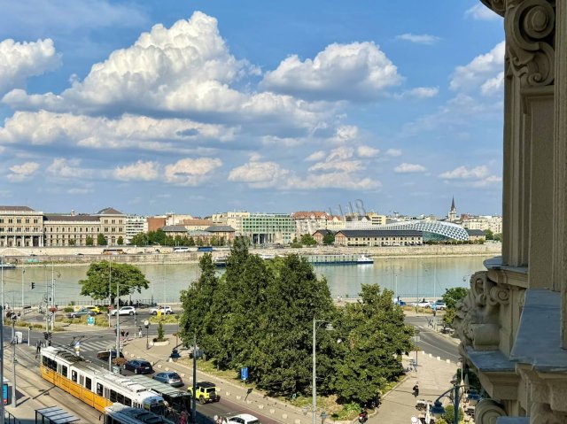 Eladó téglalakás, Budapesten, XI. kerületben 333 M Ft