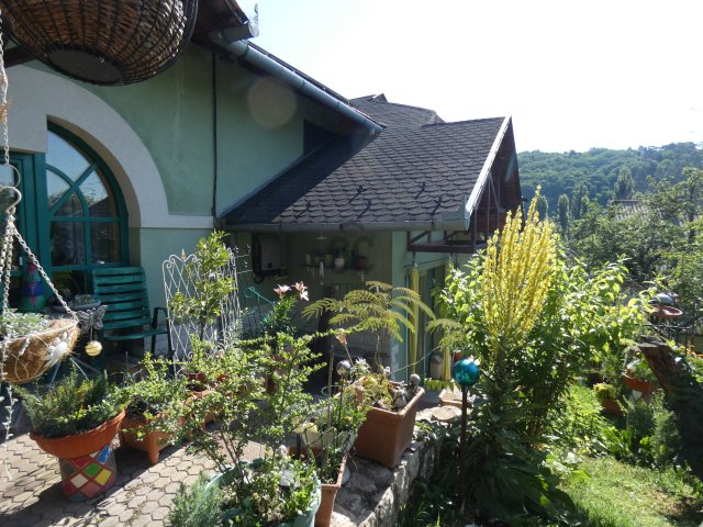 Eladó családi ház, Pécsett 129.9 M Ft, 5 szobás