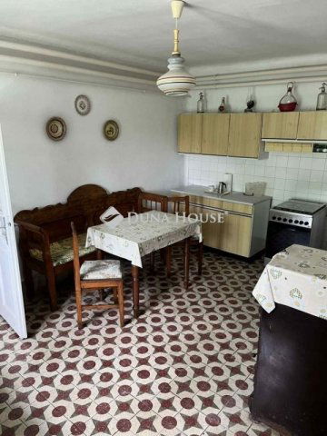 Eladó családi ház, Sárrétudvarin 33.9 M Ft, 6 szobás