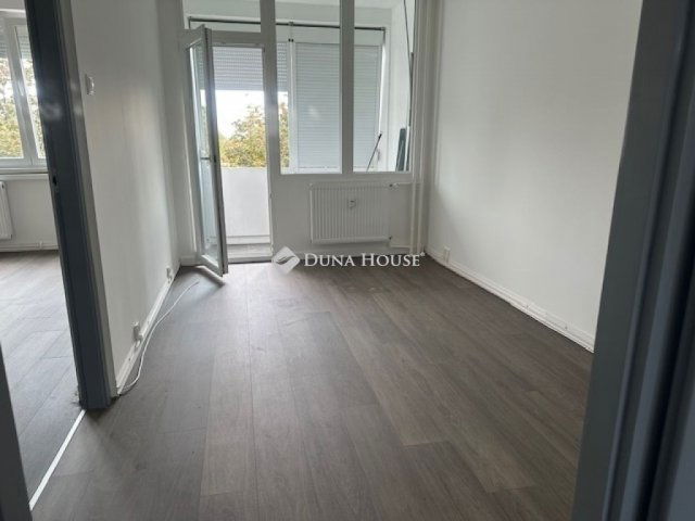 Eladó panellakás, Budapesten, XV. kerületben 82 M Ft, 3+1 szobás