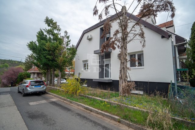 Eladó sorház, Budapesten, II. kerületben 173 M Ft, 4 szobás