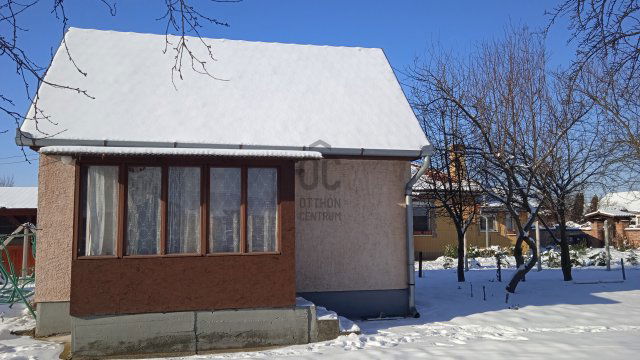 Eladó családi ház, Hosszúpályin 9.9 M Ft, 1 szobás