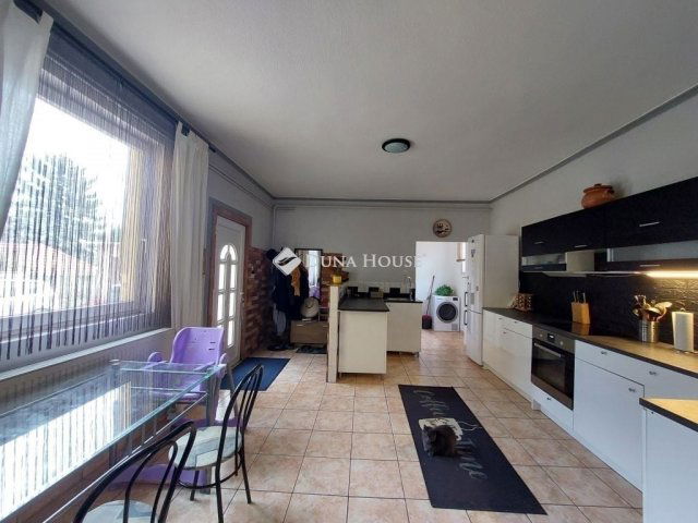 Eladó téglalakás, Szigethalmon 60 M Ft, 5+1 szobás