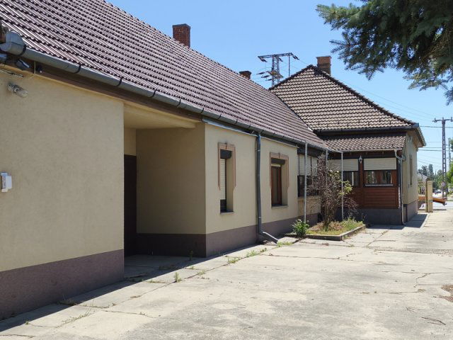 Eladó családi ház, Szigetszentmiklóson 105.9 M Ft, 5 szobás